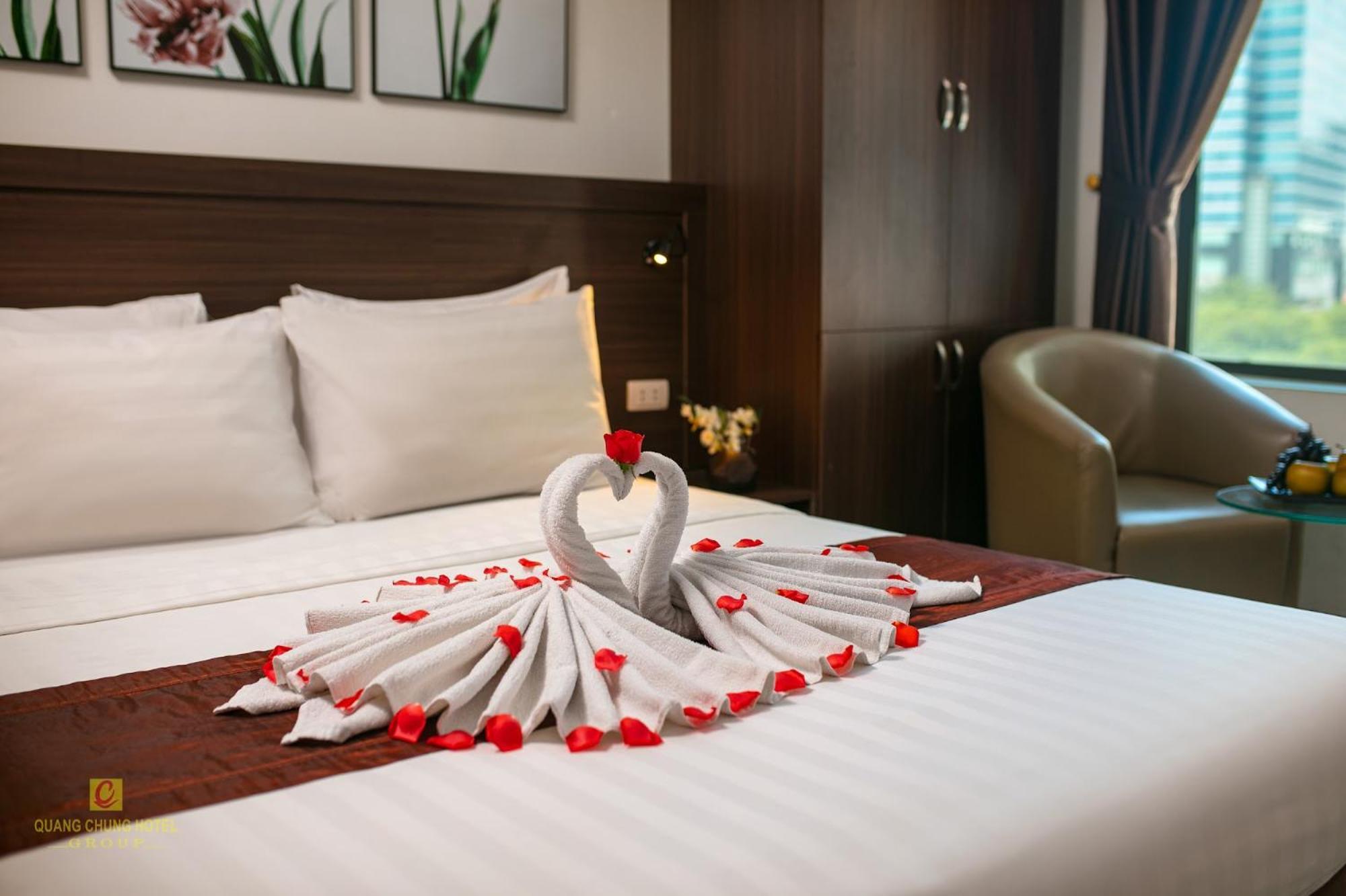Nhan Hoa Hotel Hanoi Bagian luar foto
