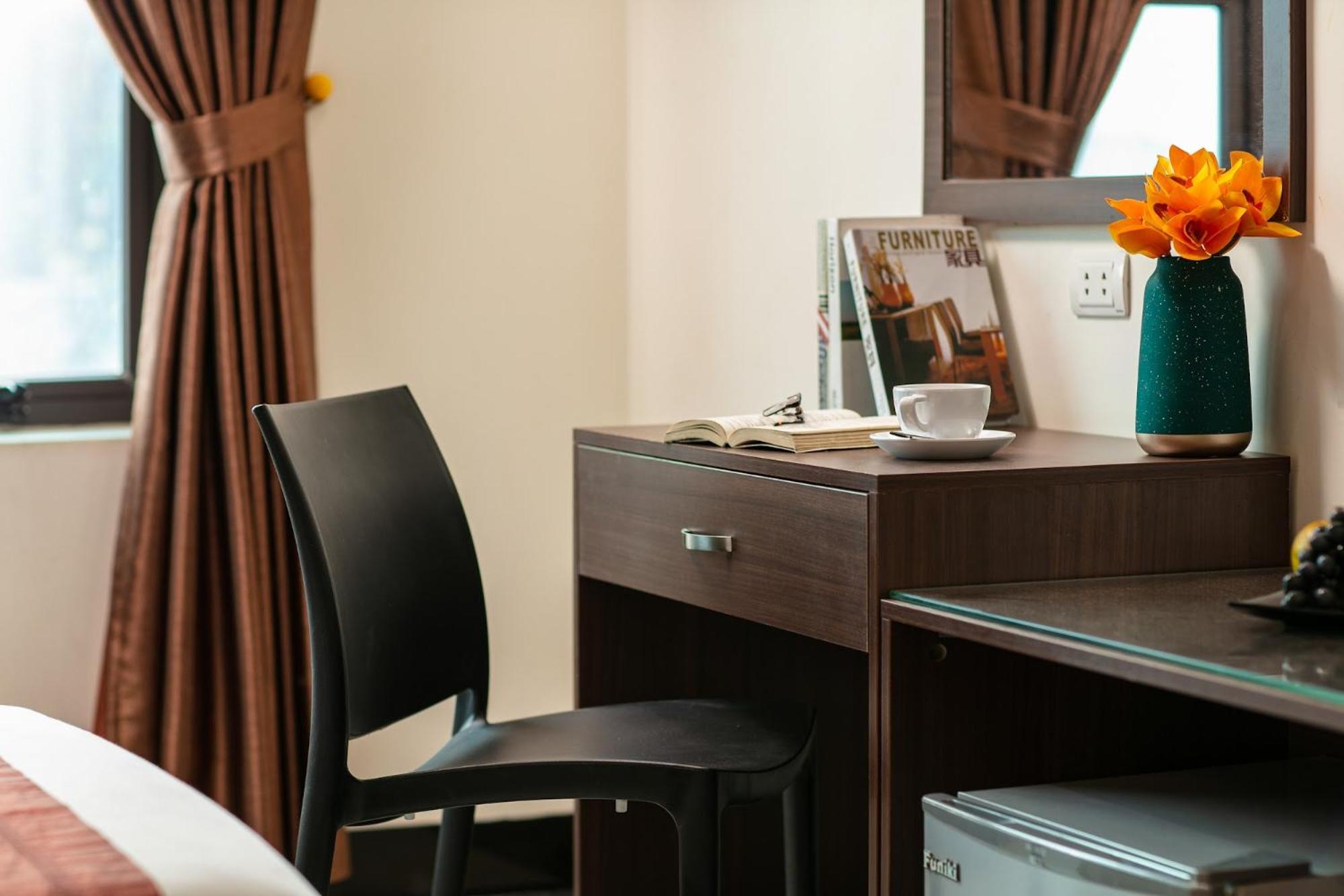 Nhan Hoa Hotel Hanoi Bagian luar foto